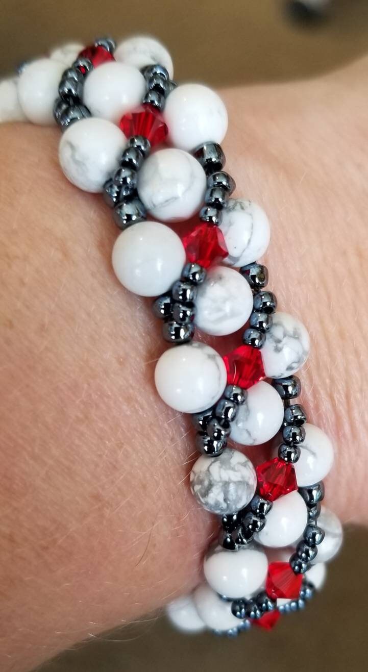 White Howlite Gemstone and Bicone Bracelet